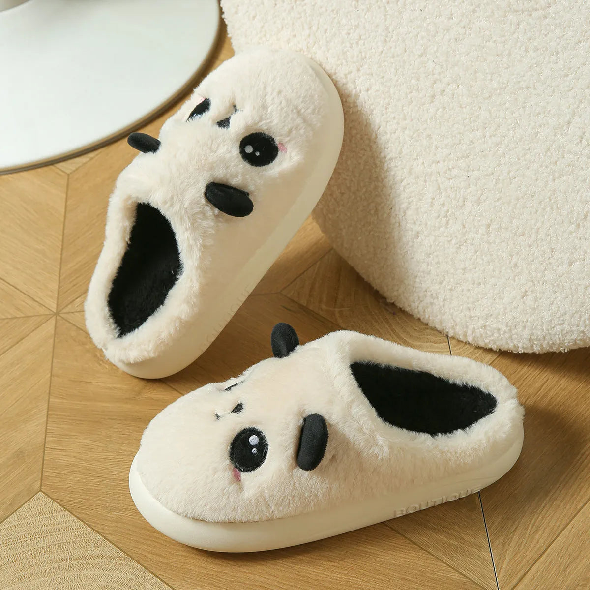 Panda cotton print toe ring slippers with a soft bottom and non-slip PVC sole.