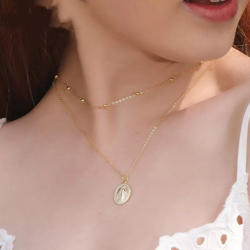 S925 Vintage Cameo Necklace with oval pendant and cross chain design