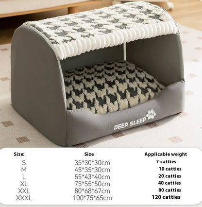 Small dog curved room kennel with three-dimensional bear design and enclosed cave structure
