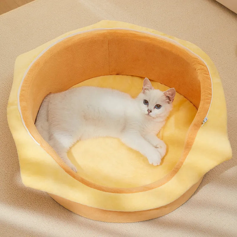 M size detachable cat kennel with enclosed design for winter warmth and year-round indoor or outdoor use