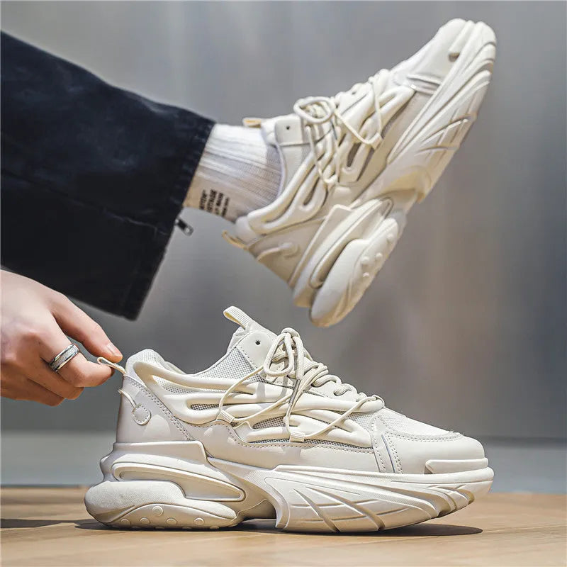 Men's low-top sneakers with breathable mesh upper and rubber sole in beige colour