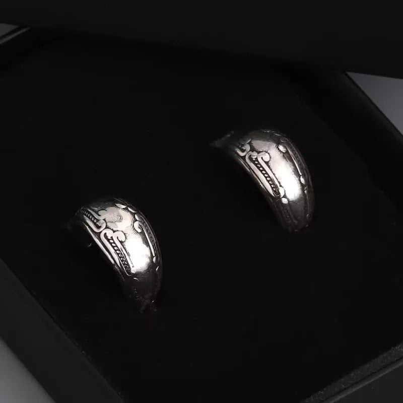 Vintage carved pattern earrings in silver alloy with geometric design