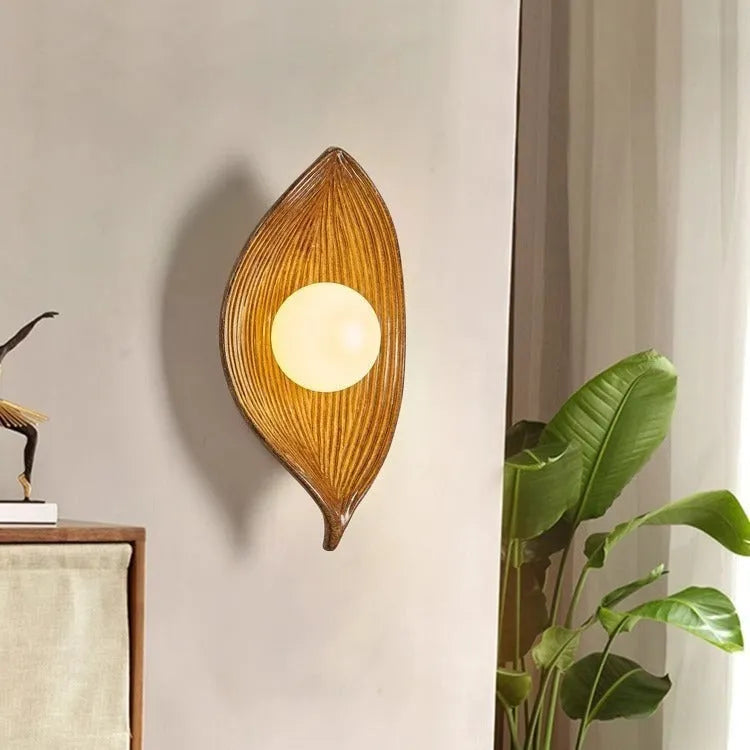 Nordic leaf wall lamp with resin boat-shaped shade in black, white or wood colour Type A, 110-220V warm light