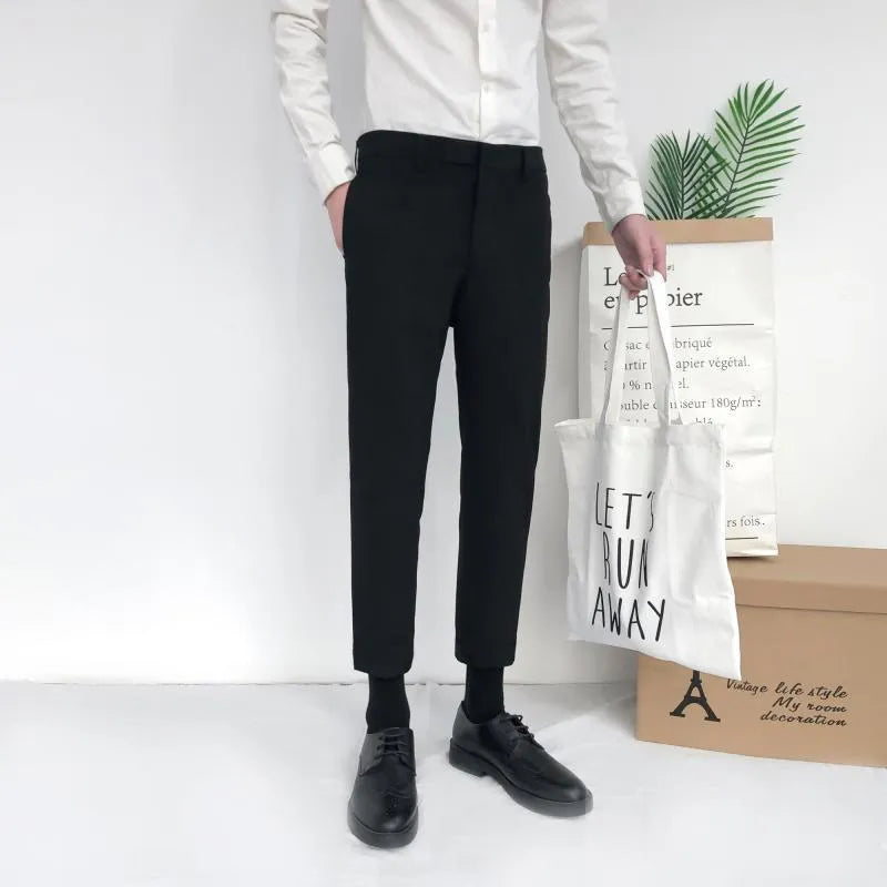 Men's straight-leg cotton casual trousers in khaki with a drawstring waistband.