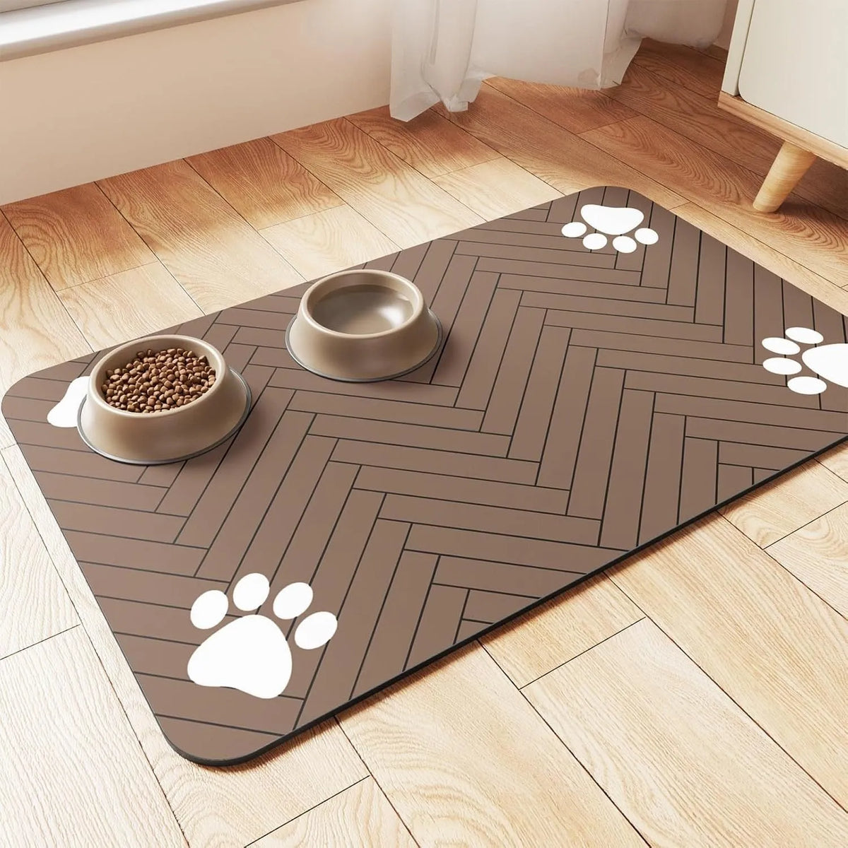 Diatomite pet floor mat in blue colour under pet feeding bowls showing water absorption