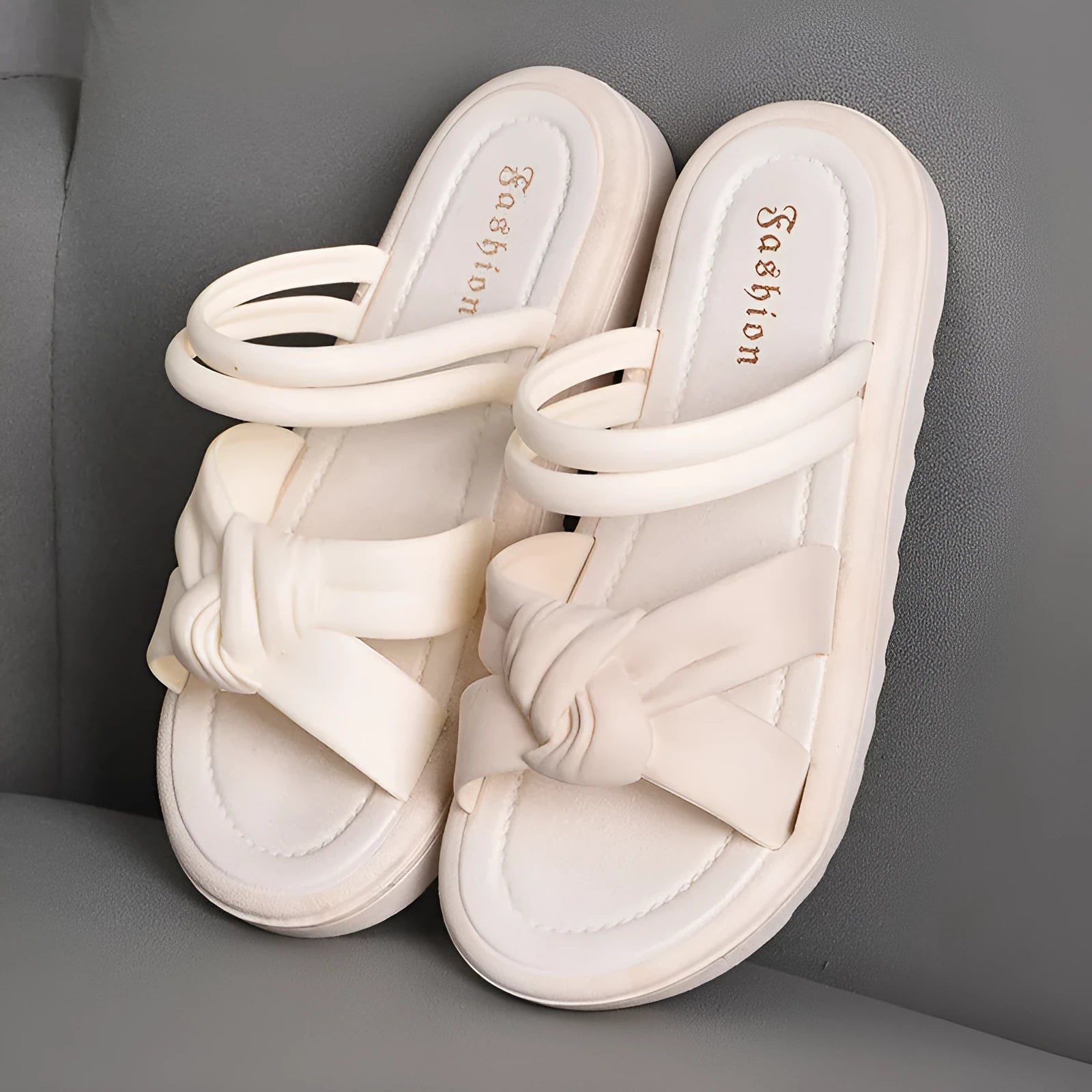 Women's black and white two-way wear sandals with soft thick back and flower decoration