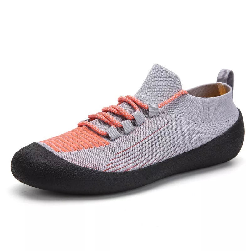 Men's casual lace-up sneakers in solid colors with round toe and rubber sole