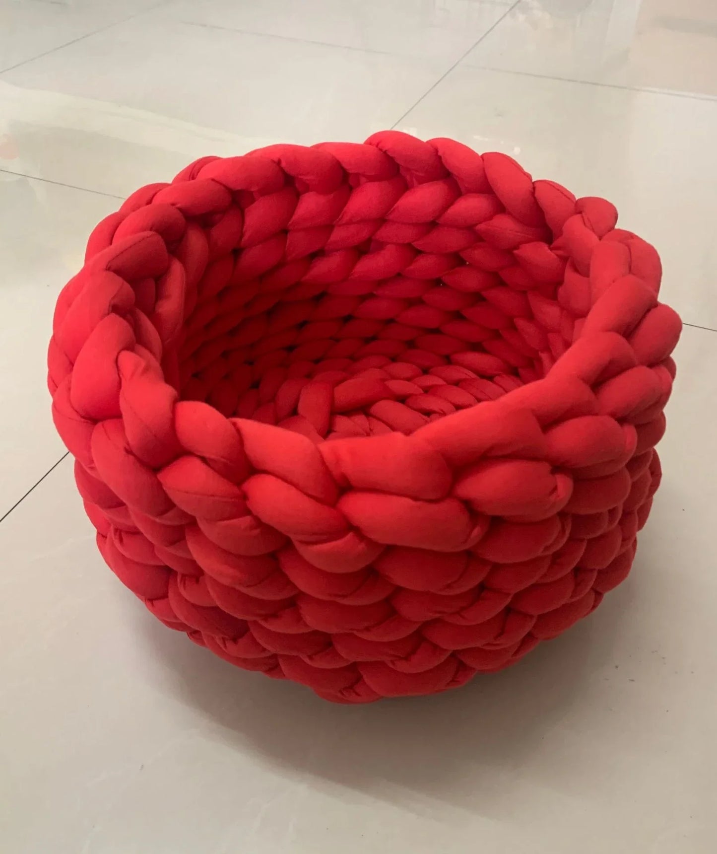 Soft, plush pet bed in various colors and sizes for cats and dogs to sleep comfortably