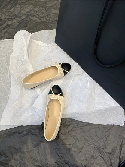 Ballet flat shoes with bowknot decoration and soft rubber soles in apricot colour