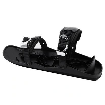 Mini short ski skates for snowboarding in black, featuring adjustable fixers and a 10 cm turning radius.
