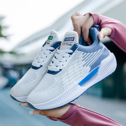 Men's blue casual mesh sports shoes with cloth upper and plastic sole