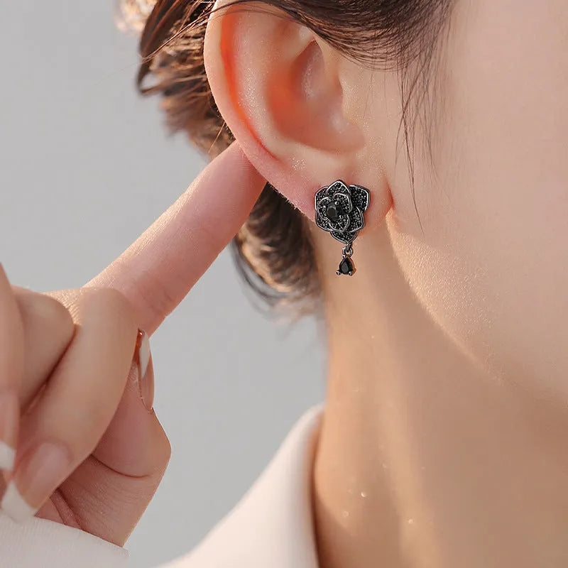 Black rose flower-shaped stud earrings with zircon inlay on gold-plated copper