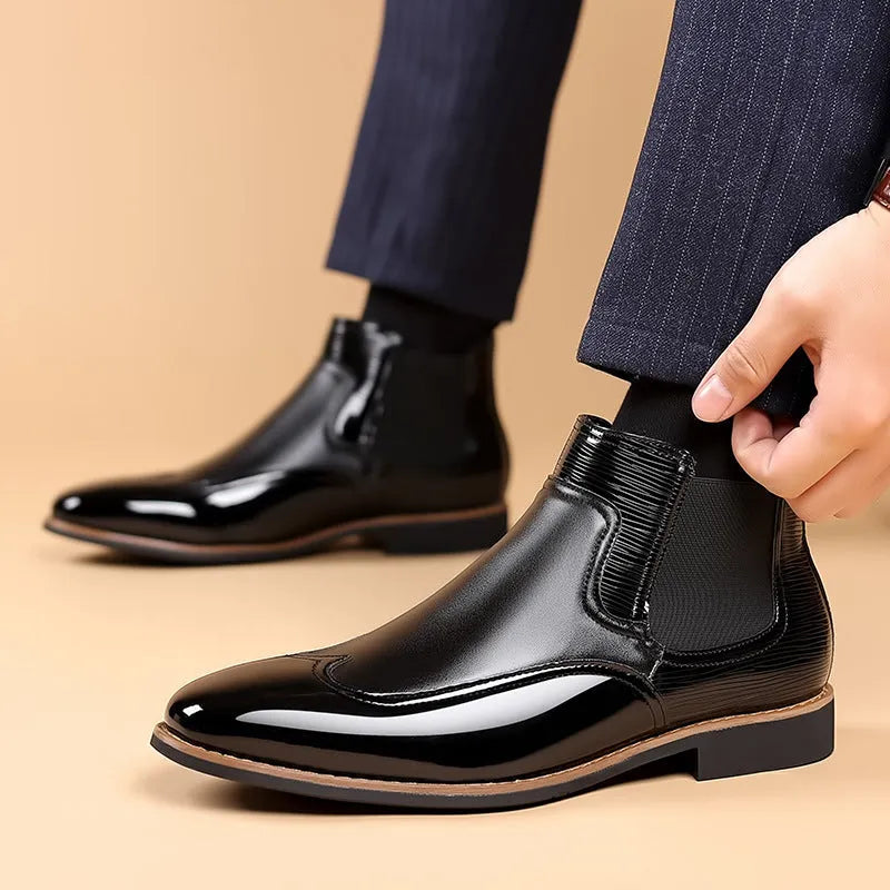 Men's Chelsea boots in black or dark brown faux leather with elastic band and low heel, sizes 38-48
