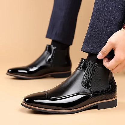 Men's Chelsea boots in black or dark brown faux leather with elastic band and low heel, sizes 38-48