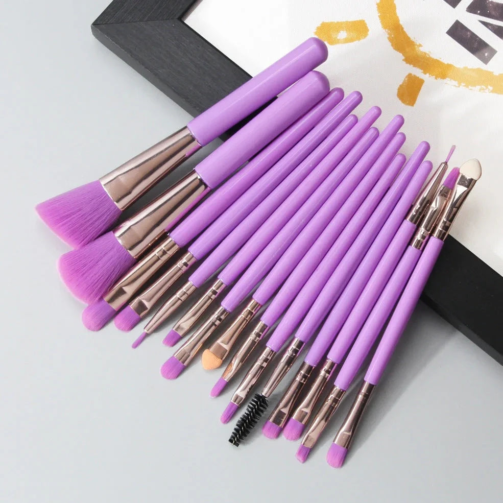 MAANGE 18-piece makeup brush set with fan-shaped tools and various brush heads