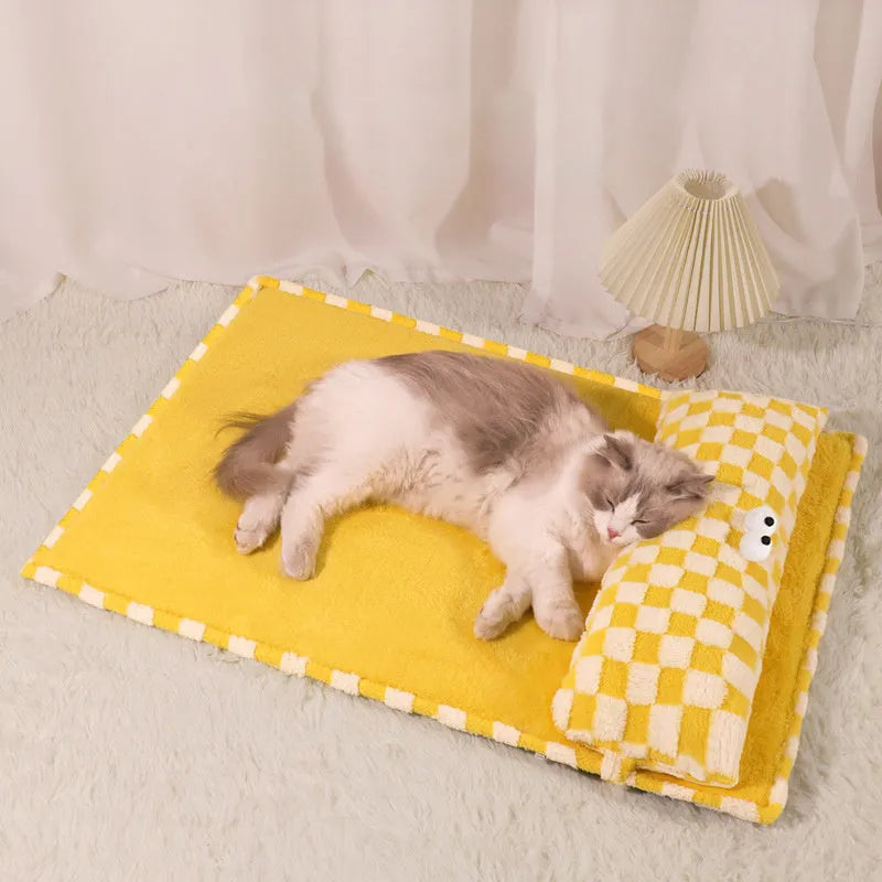 Four-season pet cushion for cats and dogs available in four sizes with grey and yellow colour options