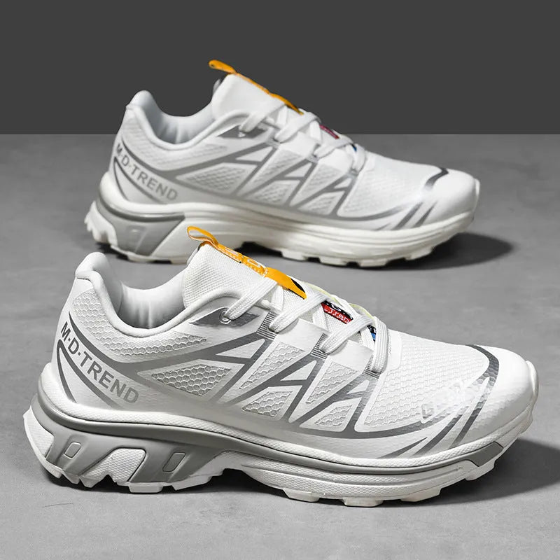 Low-top hiking shoes with mesh lining and rubber sole in multiple colour options