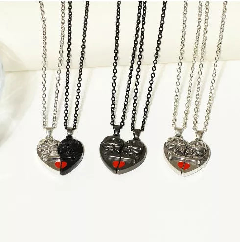 Punk Retro Skull Pendant Necklace with heart-shaped magnetic stitching in alloy