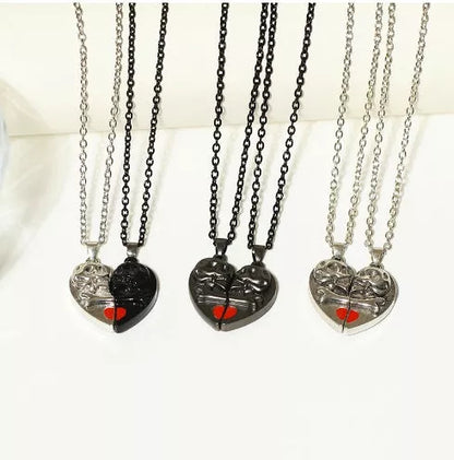 Punk Retro Skull Pendant Necklace with heart-shaped magnetic stitching in alloy