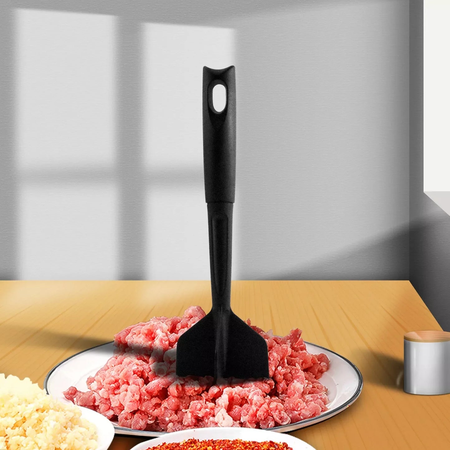 Heat-resistant meat chopper for ground beef and turkey, BPA-free and ergonomic design