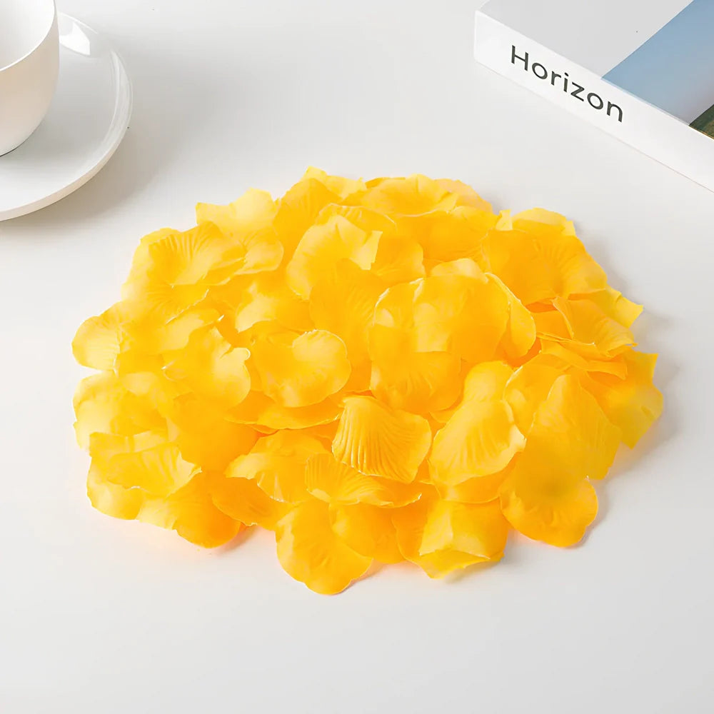 Pack of 100 high-quality silk simulated rose petals, 5cm size, in colours like rose red for wedding room scenes