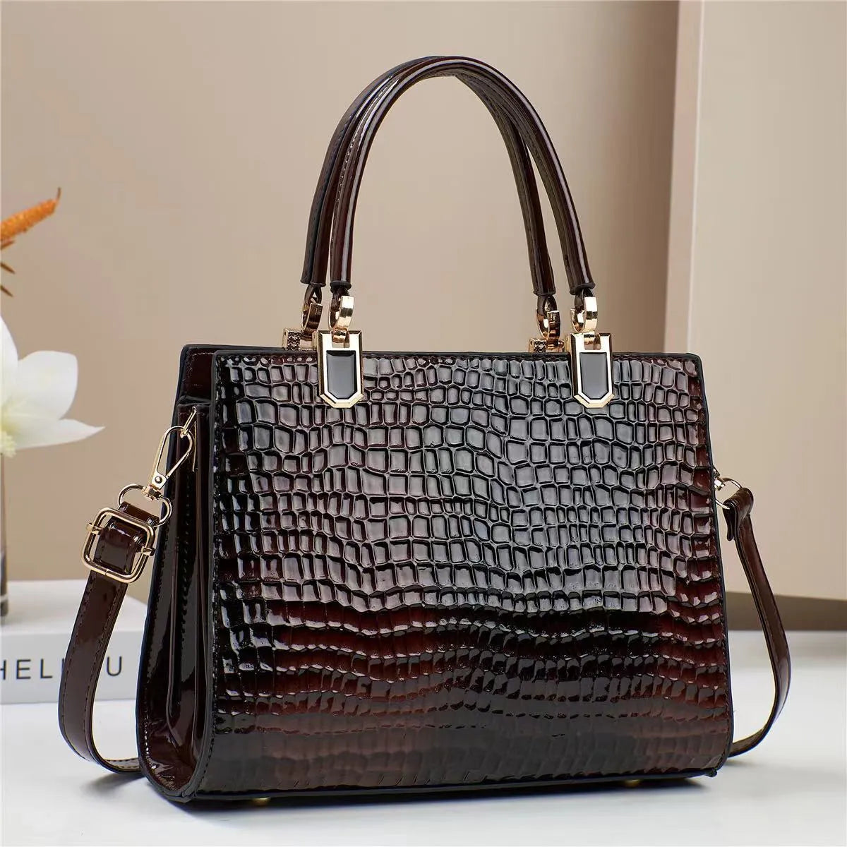 Women's large capacity one shoulder mum bag in horizontal square shape with zipper compartments