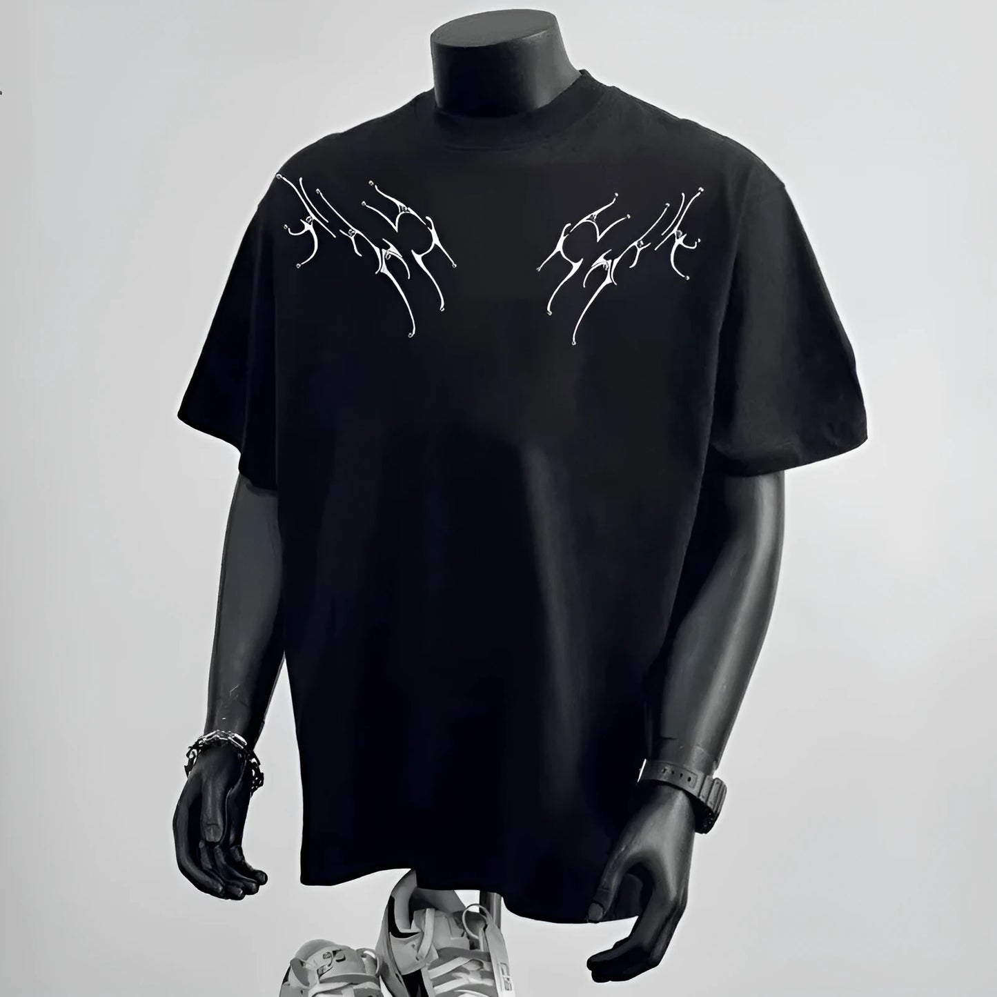 Men's loose fit black and white pure cotton short sleeve t-shirt with printed letter design