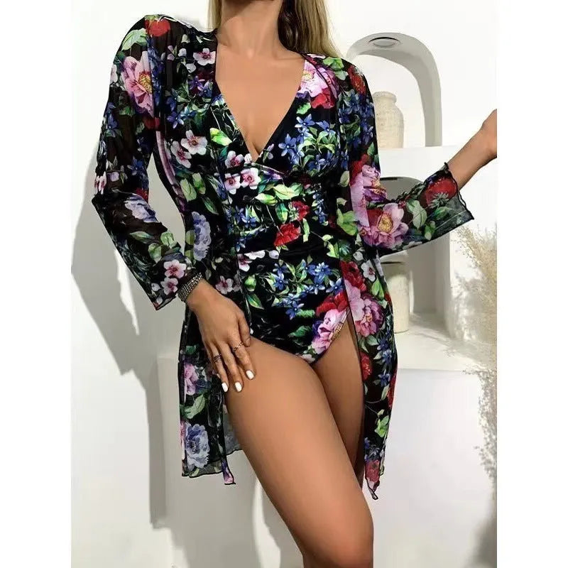 Women's floral bikini three-piece suit in polyester and ammonia net lining, available in sizes S, M, L with colour options including black, blue, cyan, green, pink, red and yellow, for swimming and wading sports.