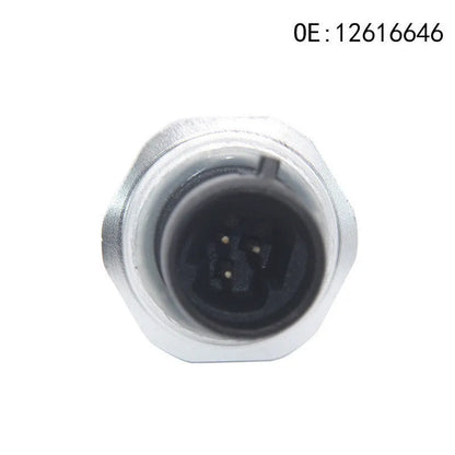 Silver-coloured automotive fuel pressure sensor with metal construction and standard measurement range