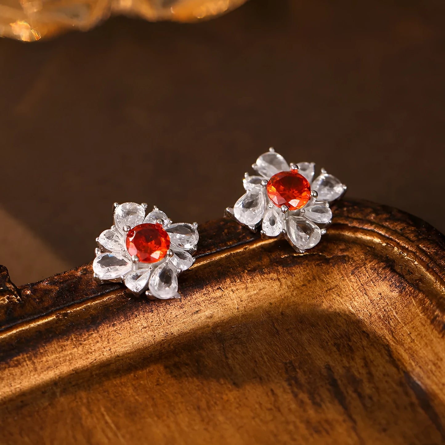 925 silver retro geometric U-shaped earrings in pigeon red with white gold electroplating