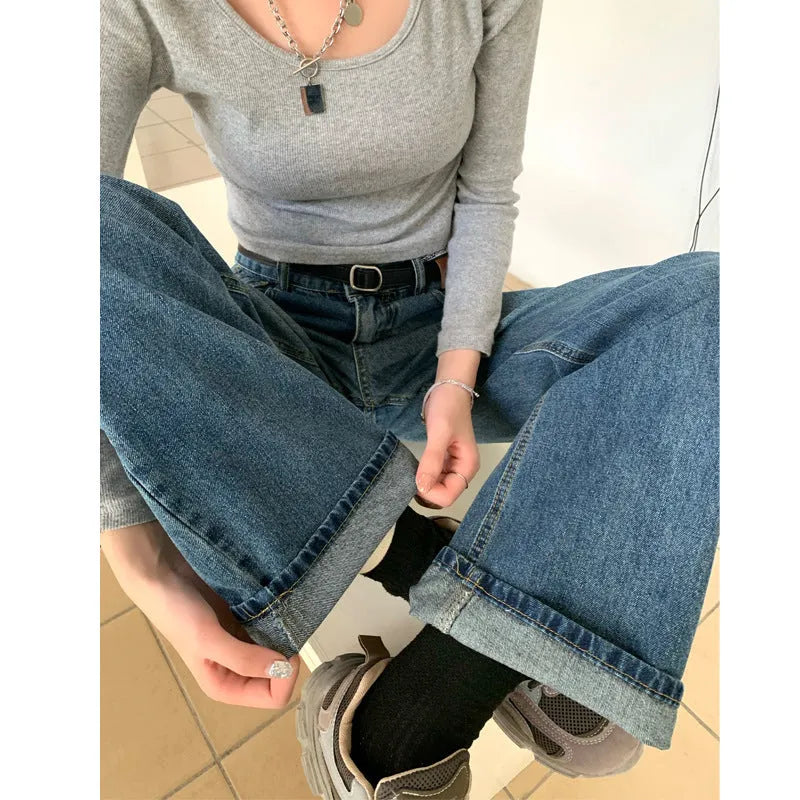 Women's high-waist retro straight jeans in retro blue colour, showing front and back views with 100% cotton denim detail