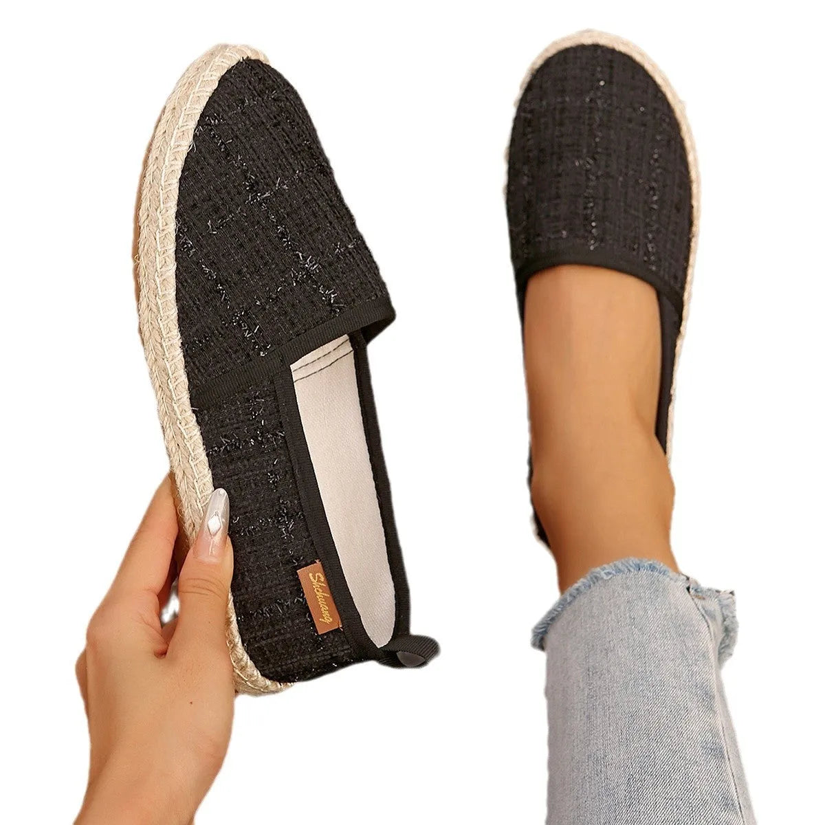 Men's canvas fisherman shoes with flat heel and round toe in black, white and beige colours