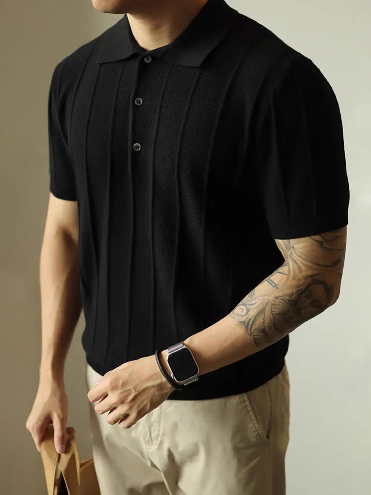 Men's loose fit solid colour T-shirt in black or white, casual polyester top
