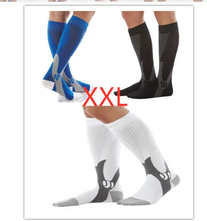 Graduated compression socks for men and women in black, designed for running and flight travel