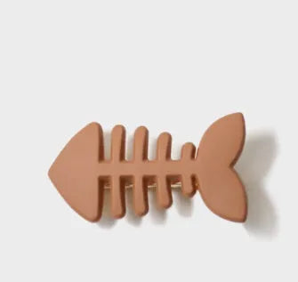 Minimalist fishbone pattern hair barrette in a candy colour with duckbill clip design.