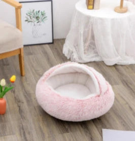 Cozy pet bed with plush and warm fabric for cats and dogs