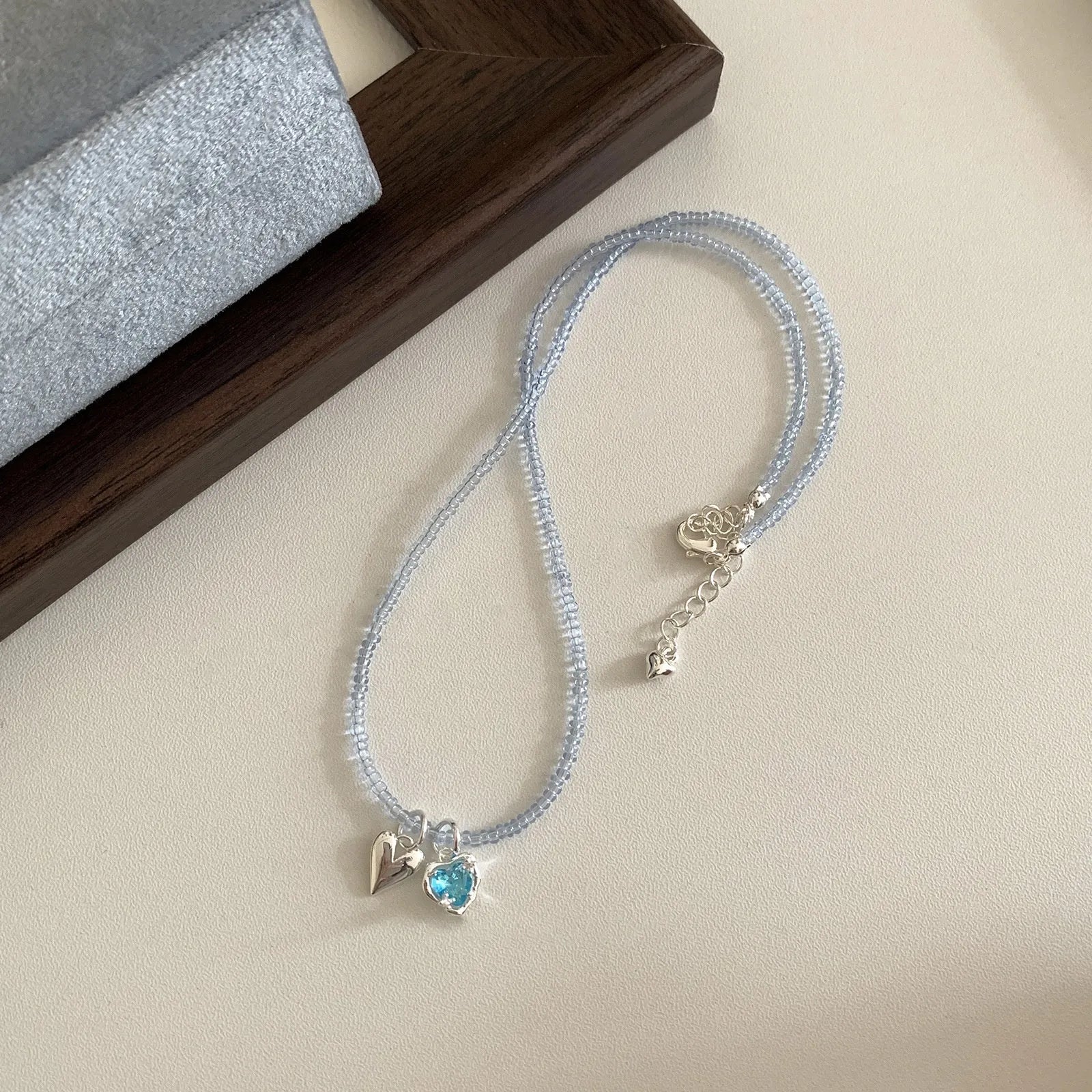 Women's colourful beaded hollow flower necklace in Korean style with copper chain.