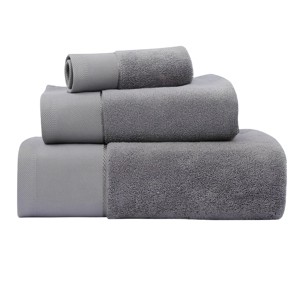 70x140cm cotton bath towel in blue with plush texture from combed yarn construction