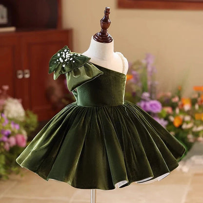 Green children's evening dress with light luxury design for formal occasions
