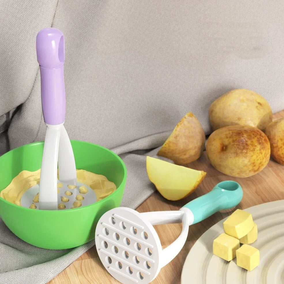 Blue manual fruit mud press made of polypropylene for mashed potatoes, 20cm long with perforated disc