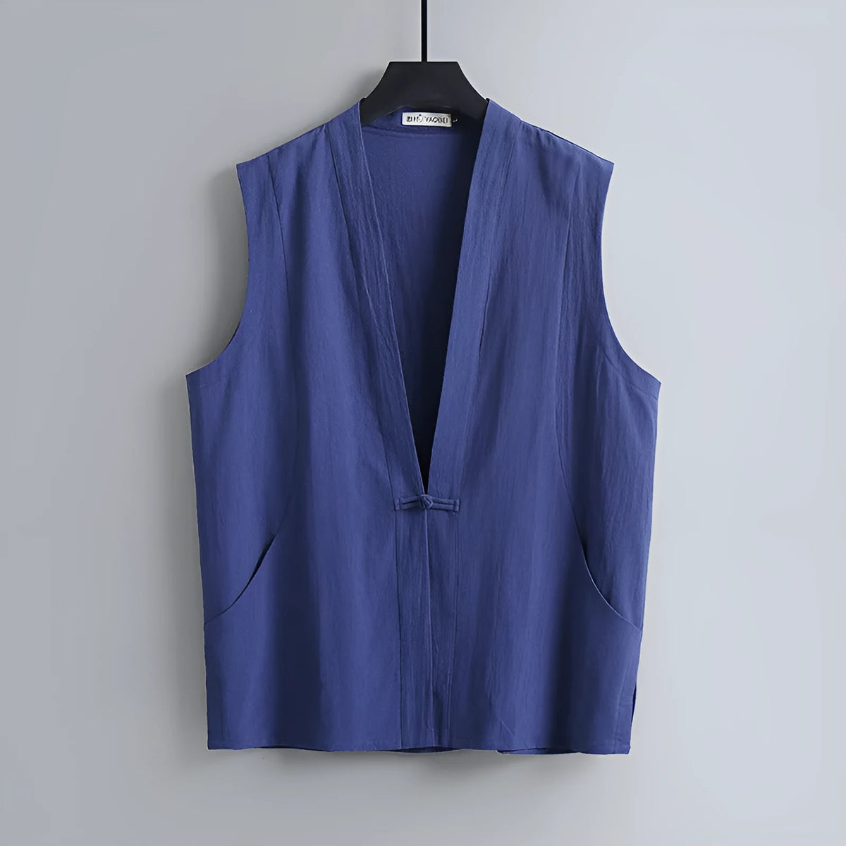 Men's solid colour linen sleeveless vest in loose fit for summer wear
