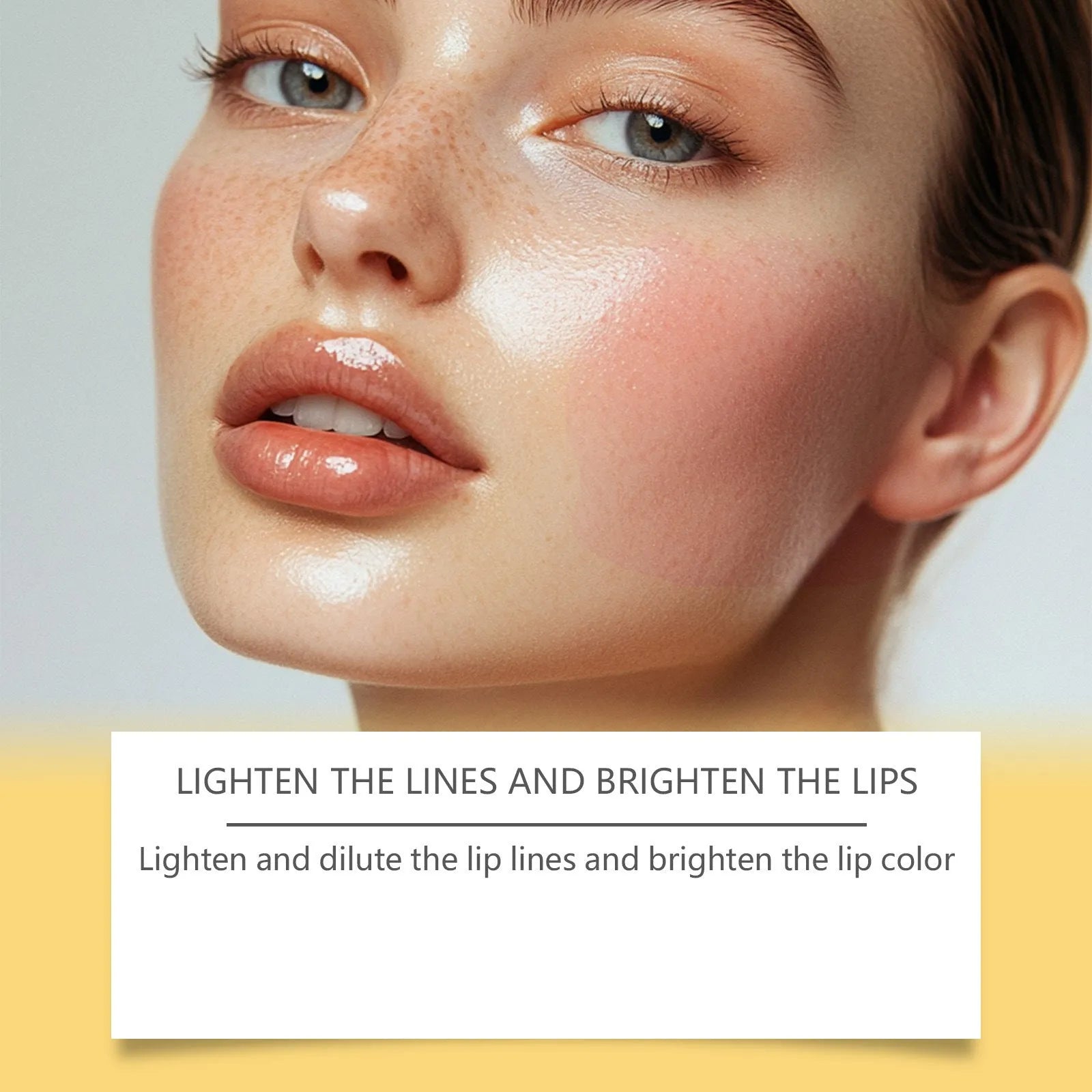 Gold foil nourishing lipstick in 2.6cm square case with 3.5g net content