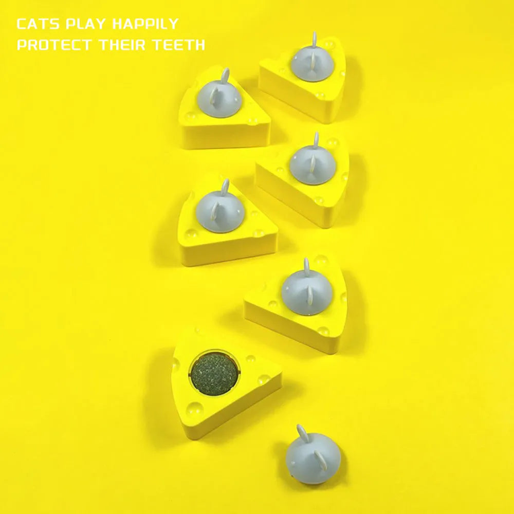 Yellow catnip and silvervine fibre chew toy ball for cats.