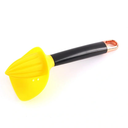 Manual citrus juicer with 21.5cm height, PP construction, and ABS handle in silver finish