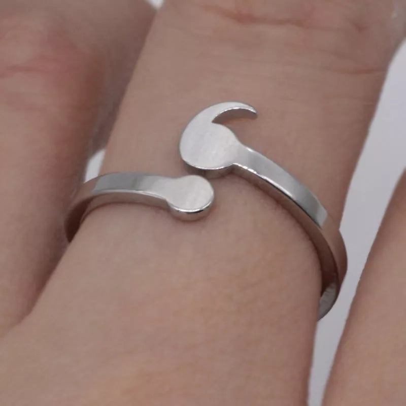 Silver semicolon design wave ring with inspirational Chinese characters