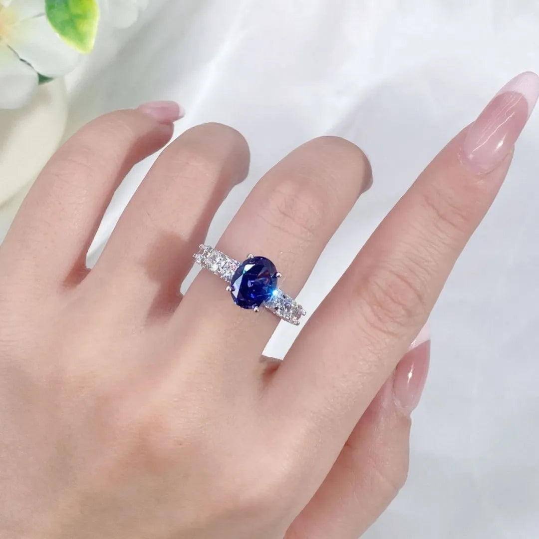Heart-shaped sterling silver ring with zircon stone in ice flower cut, showing 1.5 cm width and 1.8 cm height dimensions