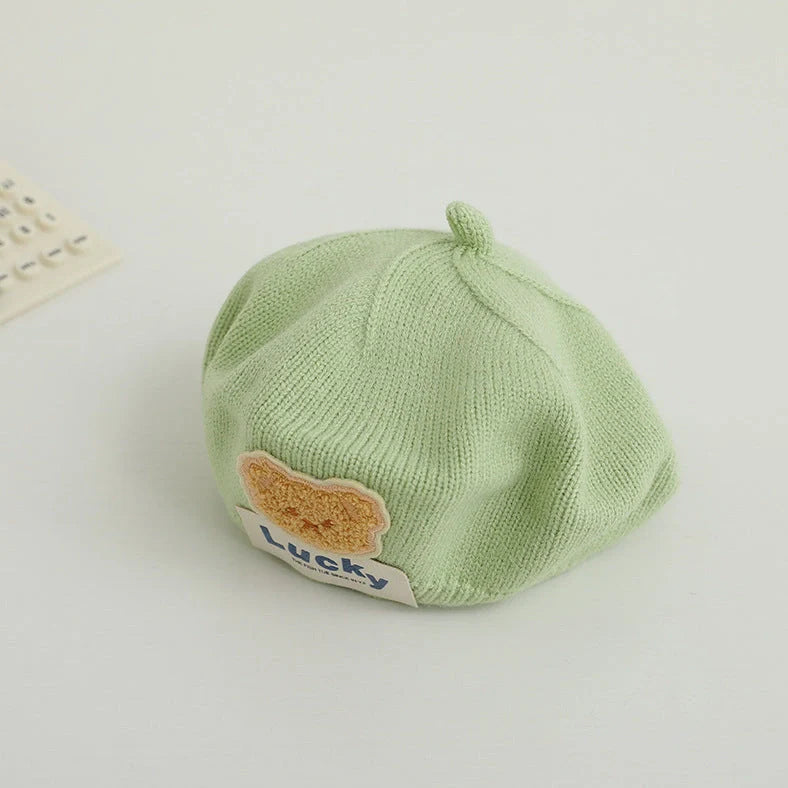 Children's knitted beret in acrylic fabric for winter, sized 45-52cm head circumference