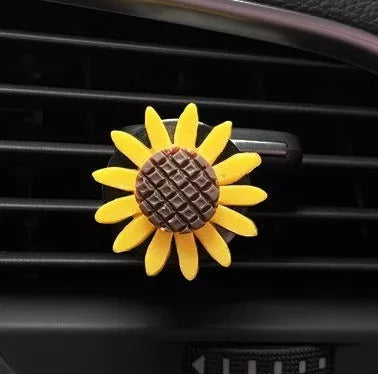 Sunflower car vent clip with aromatherapy function, bright yellow petals, green leaves