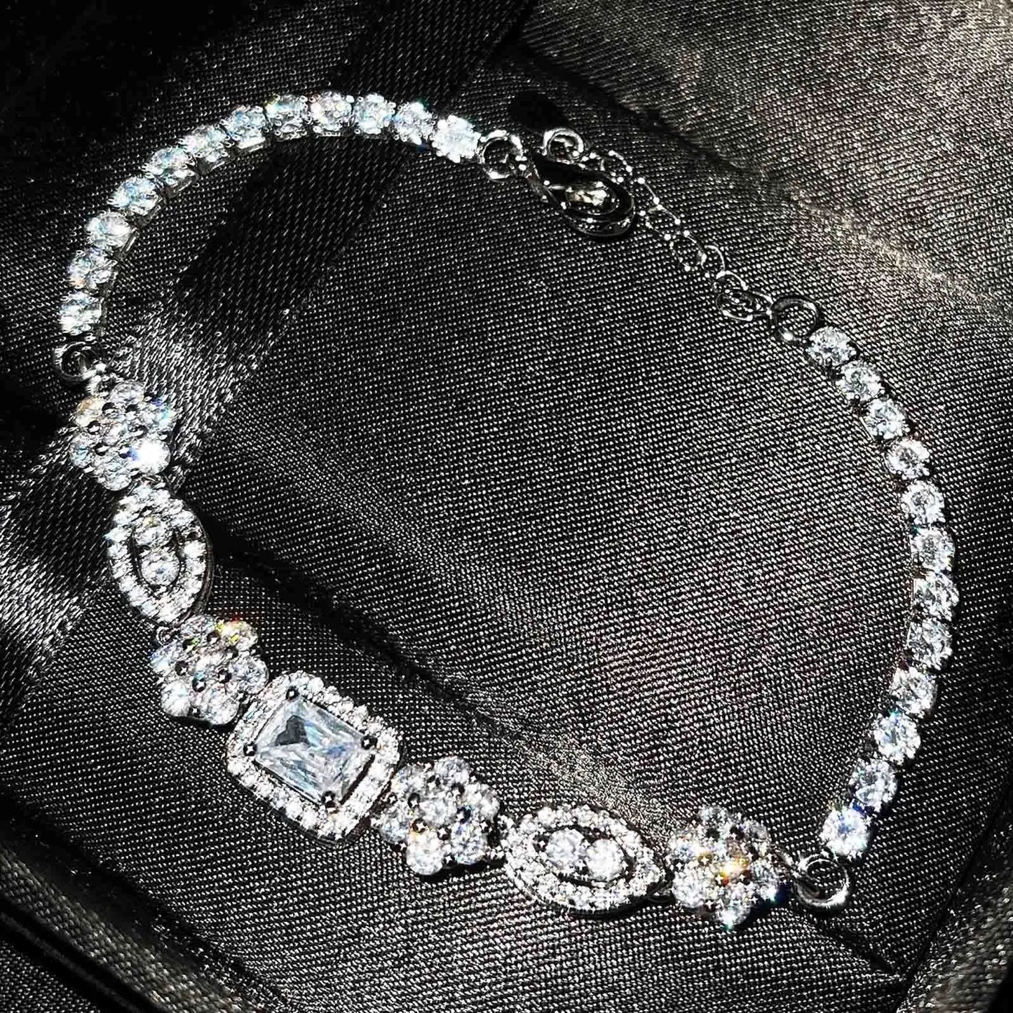 Women's geometric S925 sterling silver-plated bracelet with zircon stones and adjustable 16+3cm length