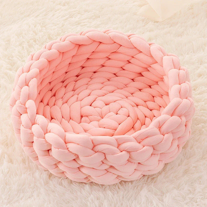 Soft, plush pet bed in various colors and sizes for cats and dogs to sleep comfortably